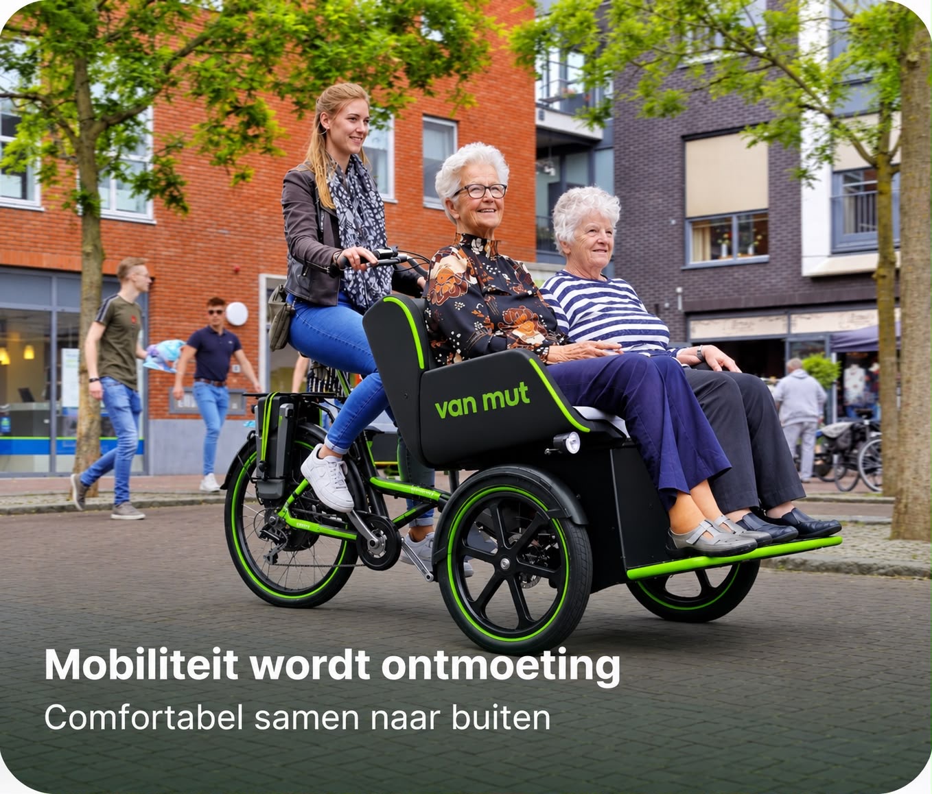Van Mut-riksja met begeleider en twee oudere passagiers